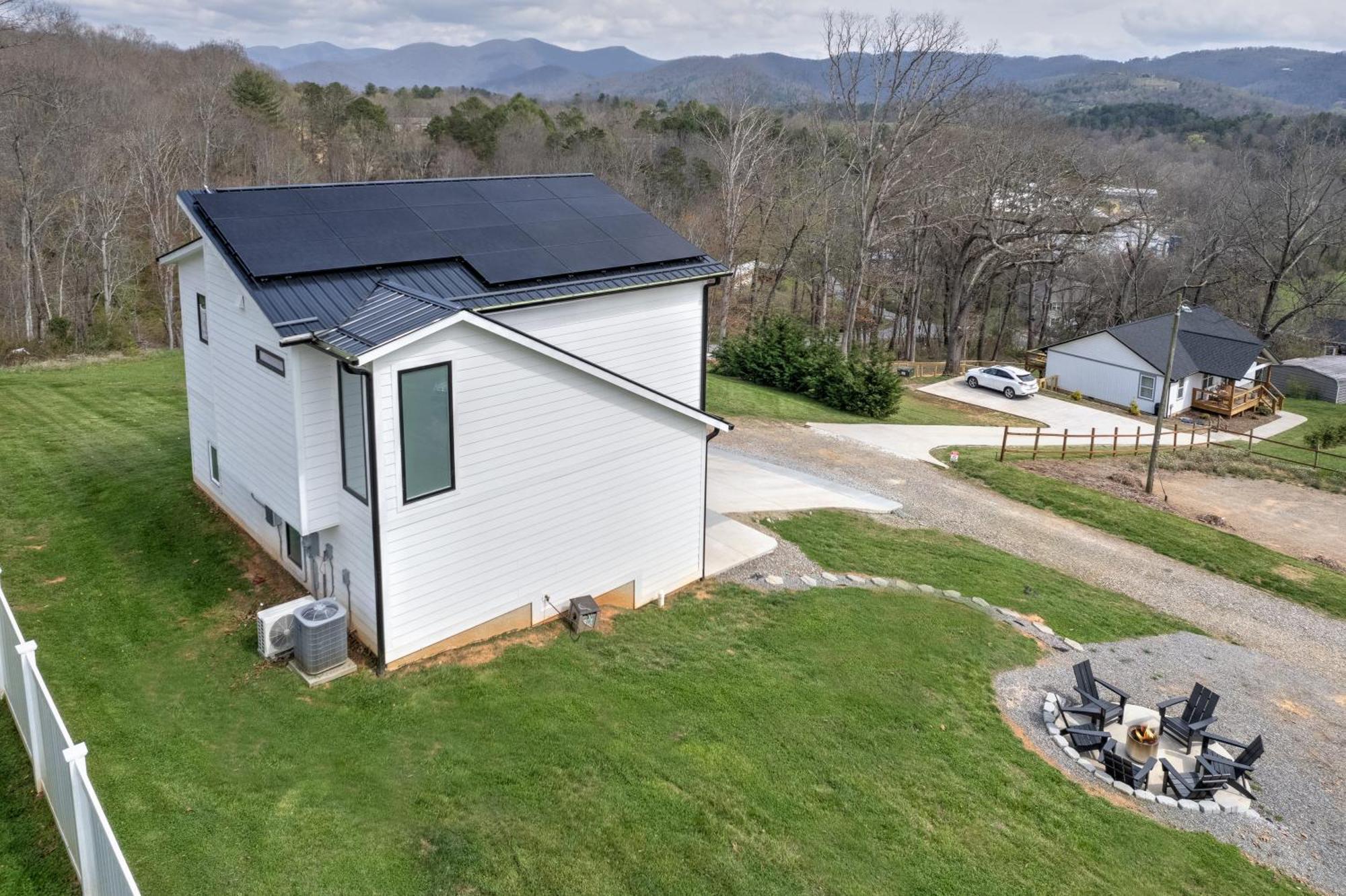 Mon Tresor, Modern Mountain Views With Deck Villa Weaverville Exterior photo
